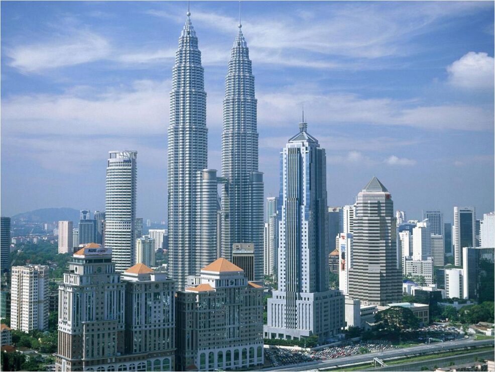 Petronas Twin Tower, the challenge of a huge and emblematic building